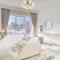 Deal of the Week Stylish 1BR with Partial Burj Views by Deluxe Holiday Homes - Dubai
