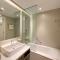HiGuests - Roomy and Chic Studio with Panoramic Canal Views - Dubaj