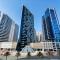 HiGuests - Roomy and Chic Studio with Panoramic Canal Views - Dubaj