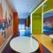 HiGuests - Roomy and Chic Studio with Panoramic Canal Views - Dubaj