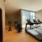 HiGuests - Roomy and Chic Studio with Panoramic Canal Views - Dubaj