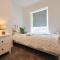 Min Yr Afon- Central cosy Cottage, walk to restaurants and Castle