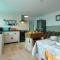 Min Yr Afon- Central cosy Cottage, walk to restaurants and Castle