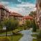 Hotel Bojur & Bojurland Apartment Complex
