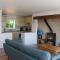 Coot Cottage - holiday house with fantastic lake views