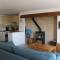 Coot Cottage - holiday house with fantastic lake views