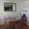 Coot Cottage - holiday house with fantastic lake views