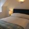 Coot Cottage - holiday house with fantastic lake views