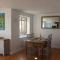 Coot Cottage - holiday house with fantastic lake views