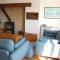 Coot Cottage - holiday house with fantastic lake views