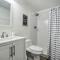 Walk to Dtwn and Breweries Townhome in Cary! - Cary