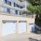 Apartments with a parking space Brela, Makarska - 6043 - Брела