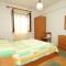 Apartments with a parking space Peroj, Fazana - 7516
