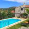 Family friendly house with a swimming pool Vinisce, Trogir - 7510