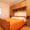 Family friendly house with a swimming pool Vinisce, Trogir - 7510