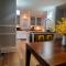 Cheerful 2 BR Near Colleges, Downtown, Attractions