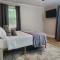 Cheerful 2 BR Near Colleges, Downtown, Attractions