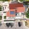 Apartmani D & J with Heated Pool & Stunning Sea View