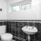 Modern 4 bedroom home ideal for Contractors, Groups and families ,FREE parking for multiple vehicle's - 伯明翰