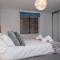 6 Challacombe - Luxury Apartment at Byron Woolacombe, only 4 minute walk to Woolacombe Beach!