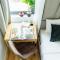 Sunny 2BR Flat - Top Location - Amazing Balcony - 布加勒斯特