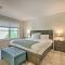 Private Pool & Hot Tub: Family Home in Gilbert