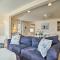 2 Decks + Beach Access: Oceanfront Getaway!