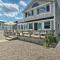 2 Decks and Beach Access Oceanfront Getaway! - Marshfield