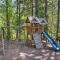 1 Mi to Jenkinson Lake Apples Chalet with Deck