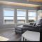 Stunning Beachfront 3 Bedroom Home, CoralMoonBeach