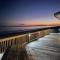 Stunning Beachfront 3 Bedroom Home, CoralMoonBeach