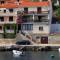 Apartments by the sea Zavalatica, Korcula - 9285