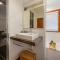 Little Beach Bungalow - at Bartletts