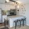 Stroll to Slopes, Village Area, Ski in-out MtLodge 269