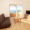Apartments with a parking space Duce, Omis - 9437 - Dugi Rat