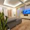 Modern Central 2-Bedroom Apartment with Parking