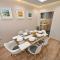 Modern Central 2-Bedroom Apartment with Parking