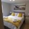 4TheDome- Deluxe ground floor apartment opposite the sea - Barton on Sea