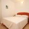 Apartments with a parking space Orebic, Peljesac - 10075