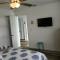 Beach Style lake view home with boat parking & minutes to the best beaches! - فورت مايرز بيتش