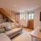 Bramble Cottage - Cosy 2 Bed With Deluxe HOT TUB & Log Burner - هيريفورد