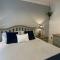 Stylish Scottish House with garden and parking