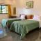 Strutz Art Garden Resort