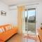 Apartments by the sea Makarska - 13222