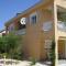 Apartments with a parking space Vir - 13686