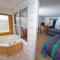 Crest Motel