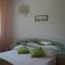 Apartments with parking space Labin - 14581