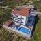 Luxury villa with a swimming pool Stobrec, Split - 14700