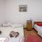 Apartments by the sea Krilo Jesenice, Omis - 14823