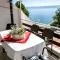 Apartments by the sea Krilo Jesenice, Omis - 14823 - Krilo